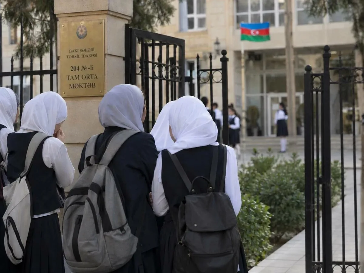 دانشگاه ادیان و مذاهب آماده پذیرش دانشجویان دختر محجبه آذربایجانی