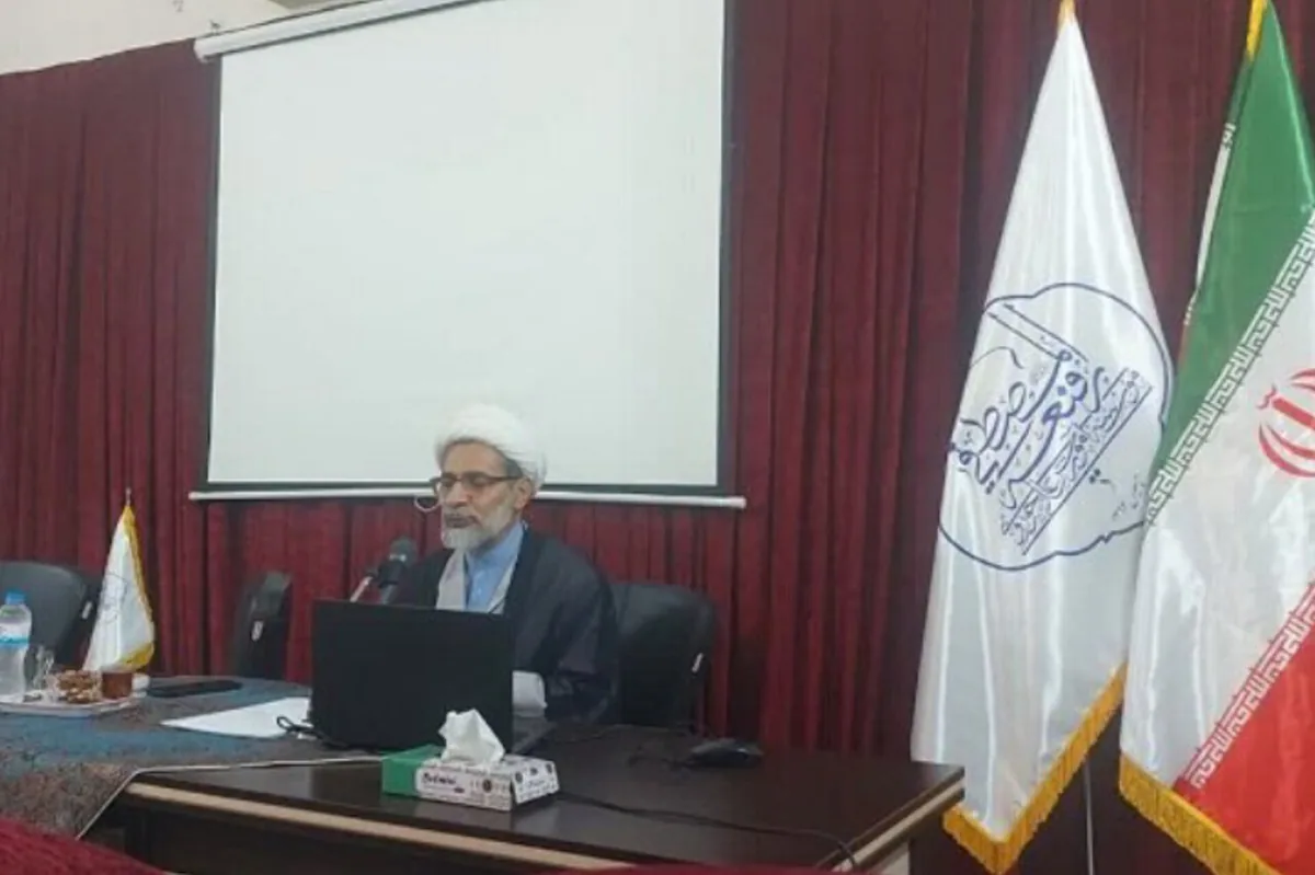 نقد رفتار بدون تخریب شخصیت از اصول کرامت در تعامل با نوجوان است