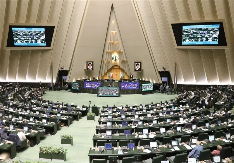 برگزاری جلسه بررسی برنامههای اخلاقی وزیر پیشنهادی دفاع در مجلس