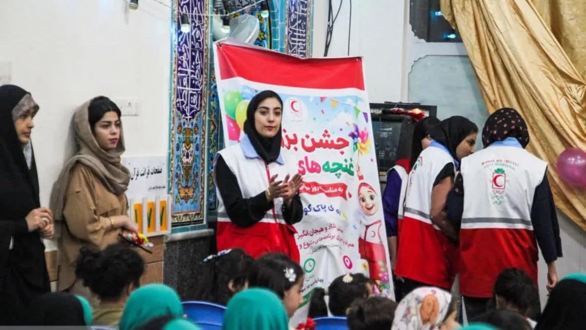 برگزاری جشن بزرگ «غنچههای سرخ» در لار به روایت تصاویر