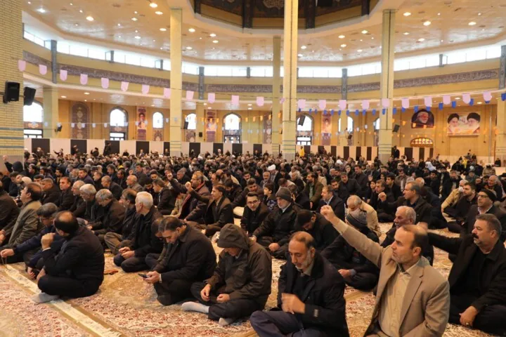 امام‌جمعه ایلام: آمریکا قدرت دفاع از پایگاه‌های خود را نیز از دست داده است