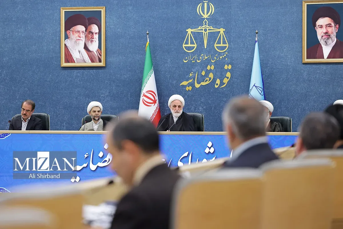 انتقاد رئیس قوه قضاییه از رویه ادوار وزارت اقتصاد و بانک مرکزی در اعطای تسهیلات ارزی به تولیدکنندهها
