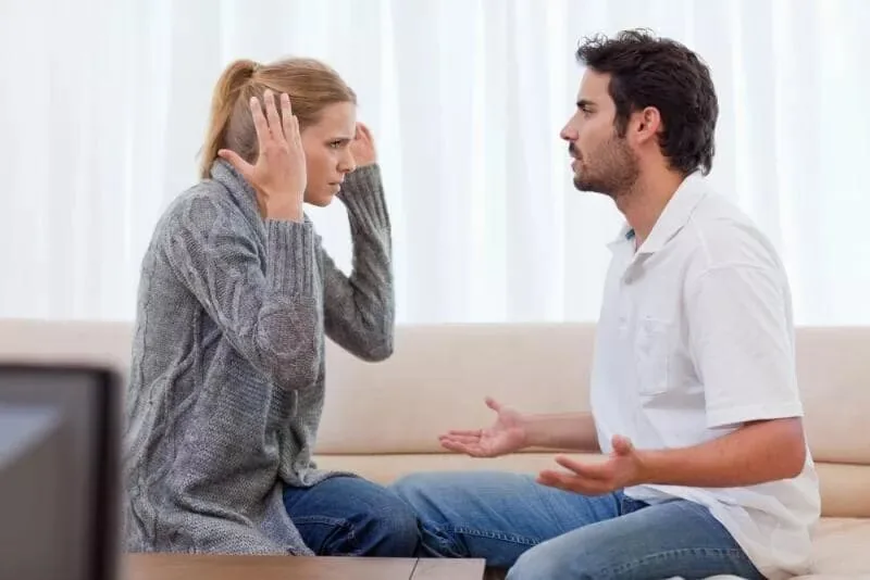 برای شناسایی دروغگو باید بهجای چشم از گوش کمک گرفت / دروغگوها بیش از راستگوها حرف میزنند / به جای من از ما استفاده میکنند
