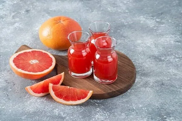 قبل از خوردن گریپفروت این نکته را بدانید / میوهای مفید که میتواند اثر بعضی داروها را تغییر دهد