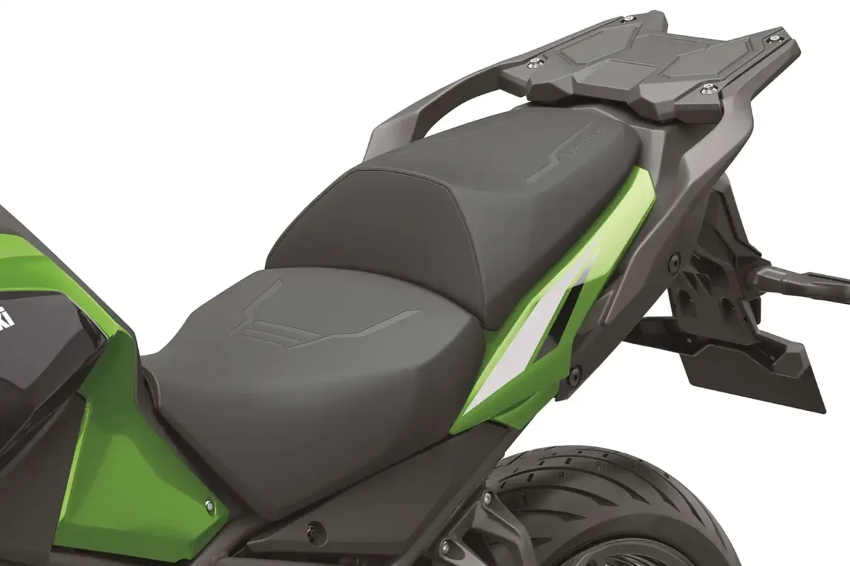 کاوازاکی از موتورسیکلت  Versys 900 SE LT 2027 رونمایی کرد؛ ترکیب قدرت Z900 و راحتی تورینگ | دیجینوی