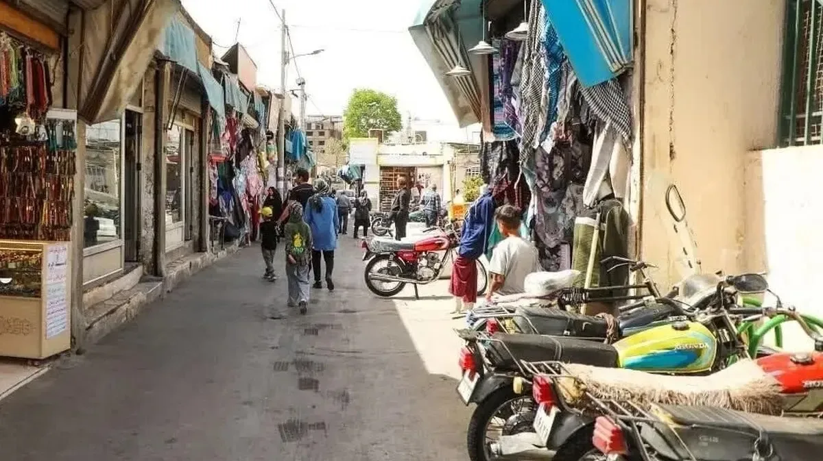 تصویری از «پایینخیابان مشهد» در دهۀ 1320
