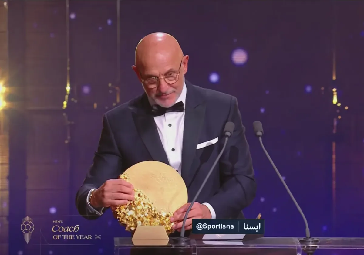 مراسم توپ طلای ۲۰۲۶ / بهترین سرمربی فوتبال مردان انتخاب شد + عکس