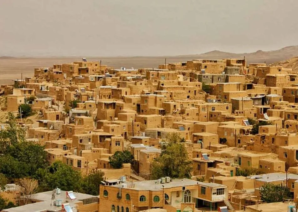 قلعهبالا و رضاآباد؛ الگوی تابآوری و گردشگری در قلب کویر + فیلم