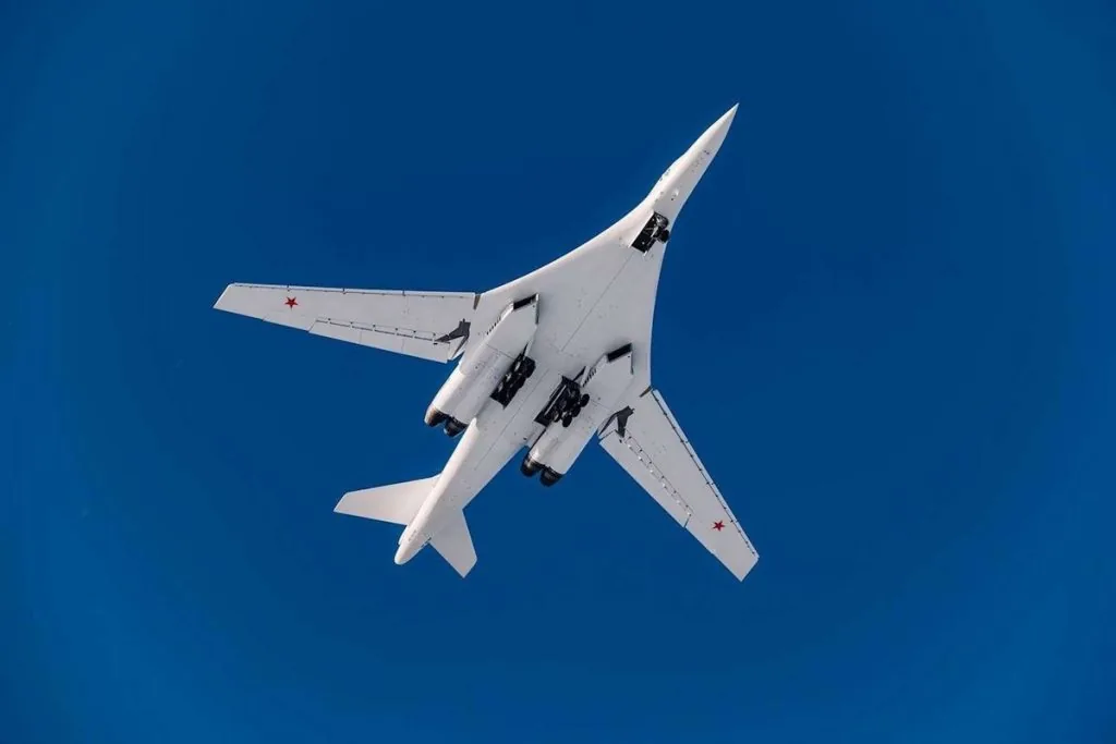 بمب‌افکن روسی Tu-160