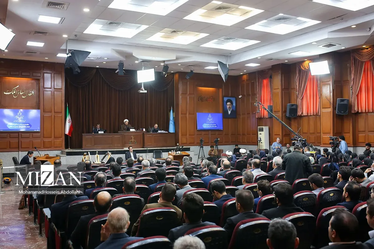 بازیگران اجارهایِ بیخبر از نقش خود در نمایش گروهک منافقین