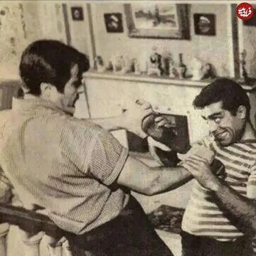 فردین و علی آزاد در نمایی از فیلم جهان پهلوان؛ سال ۴۵ / عکس