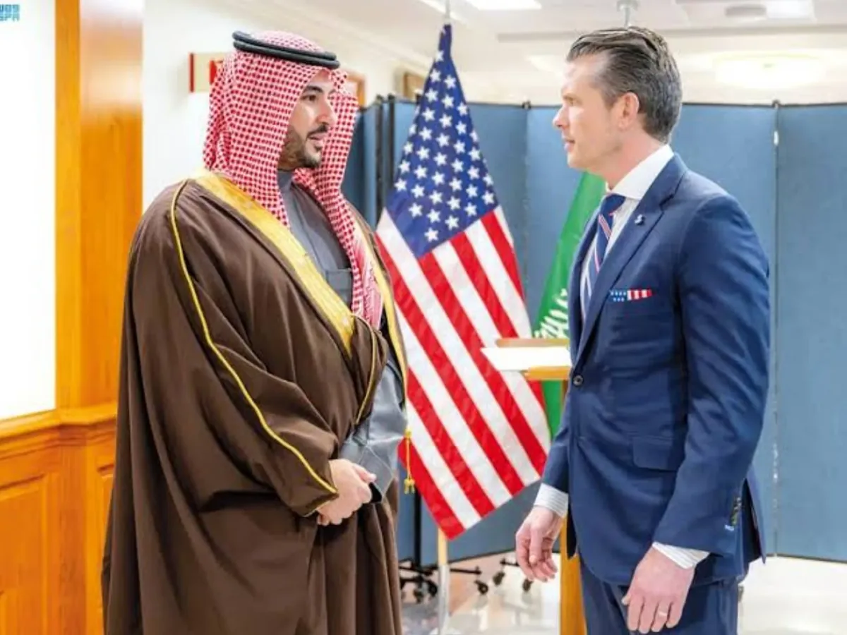 رویترز به نقل از مقامات: دولت عربستان هنوز توضیح نداده که چرا پیش از حمله انصارالله به فرودگاه ریاض، سامانه هشدار حملات نظامی غیر فعال و متوقف شده بود/ صادر نشدن هشدارها، پرسشهایی را درباره آسیبپذیری ریاض در برابر حملات مطرح کرده/ عربستان به مقامات یک دولت متحد غریی گفته «هشدارها اختلال زیادی ایجاد میکنند و بسیاری از شهروندان شکایت کردهاند که آنها را از خواب بیدار میکند»