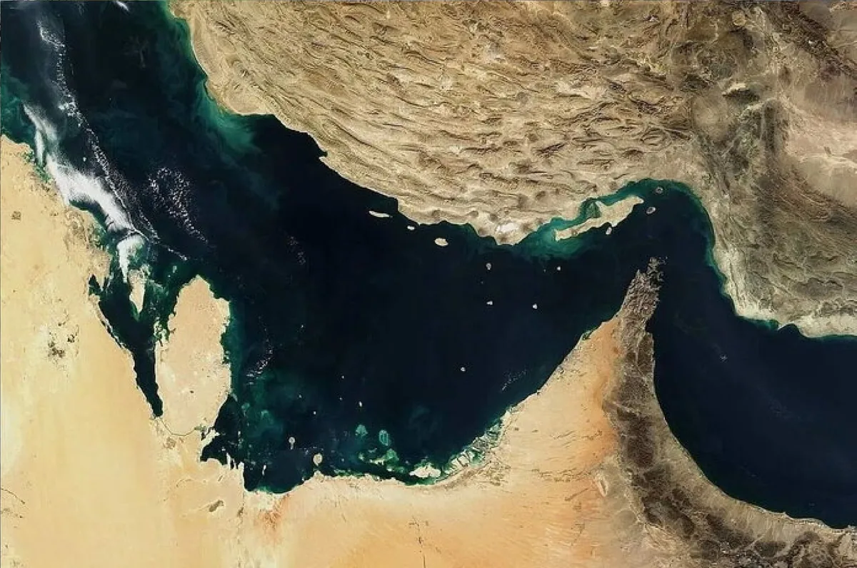 انفجار در تنگه هرمز