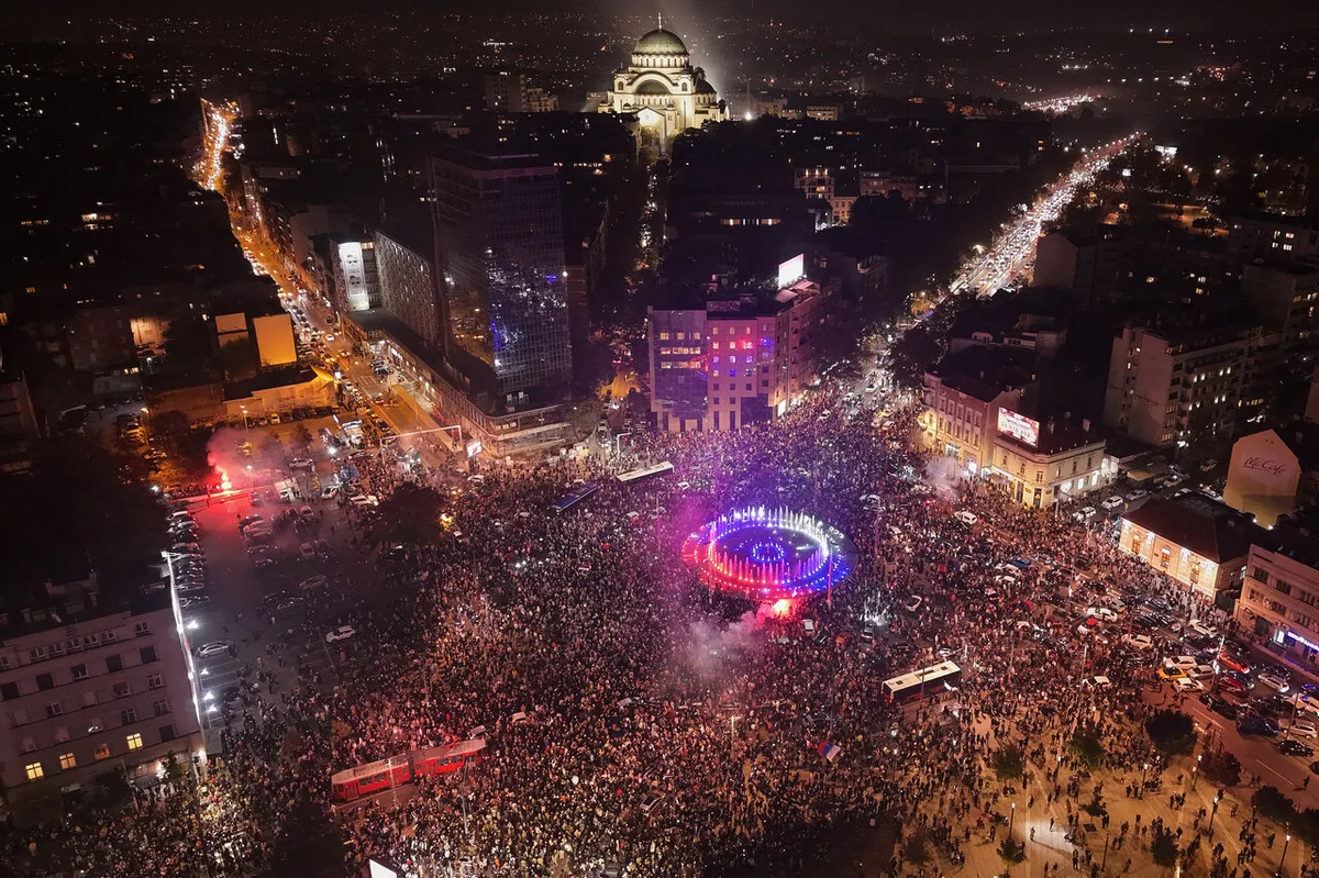 شکست سنگین قدرتمندترین مرد صربستان پس از ۱۲ سال زمامداری / جنبش دانشجویی در انتخابات پارلمانی پیروز شد