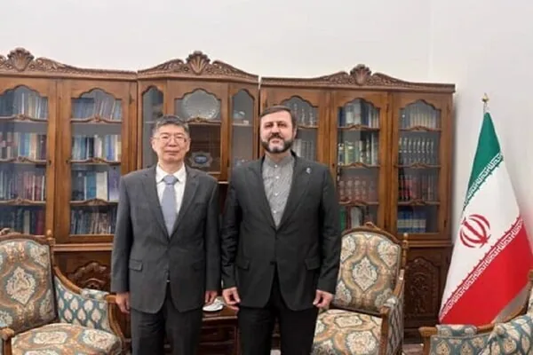 غریبآبادی: ایران و چین، هر دو بر لزوم توسعه همکاریها تاکید دارند