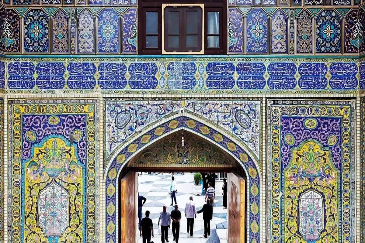 هشدار درباره شعارهای تفرقهافکن در حرم رضوی