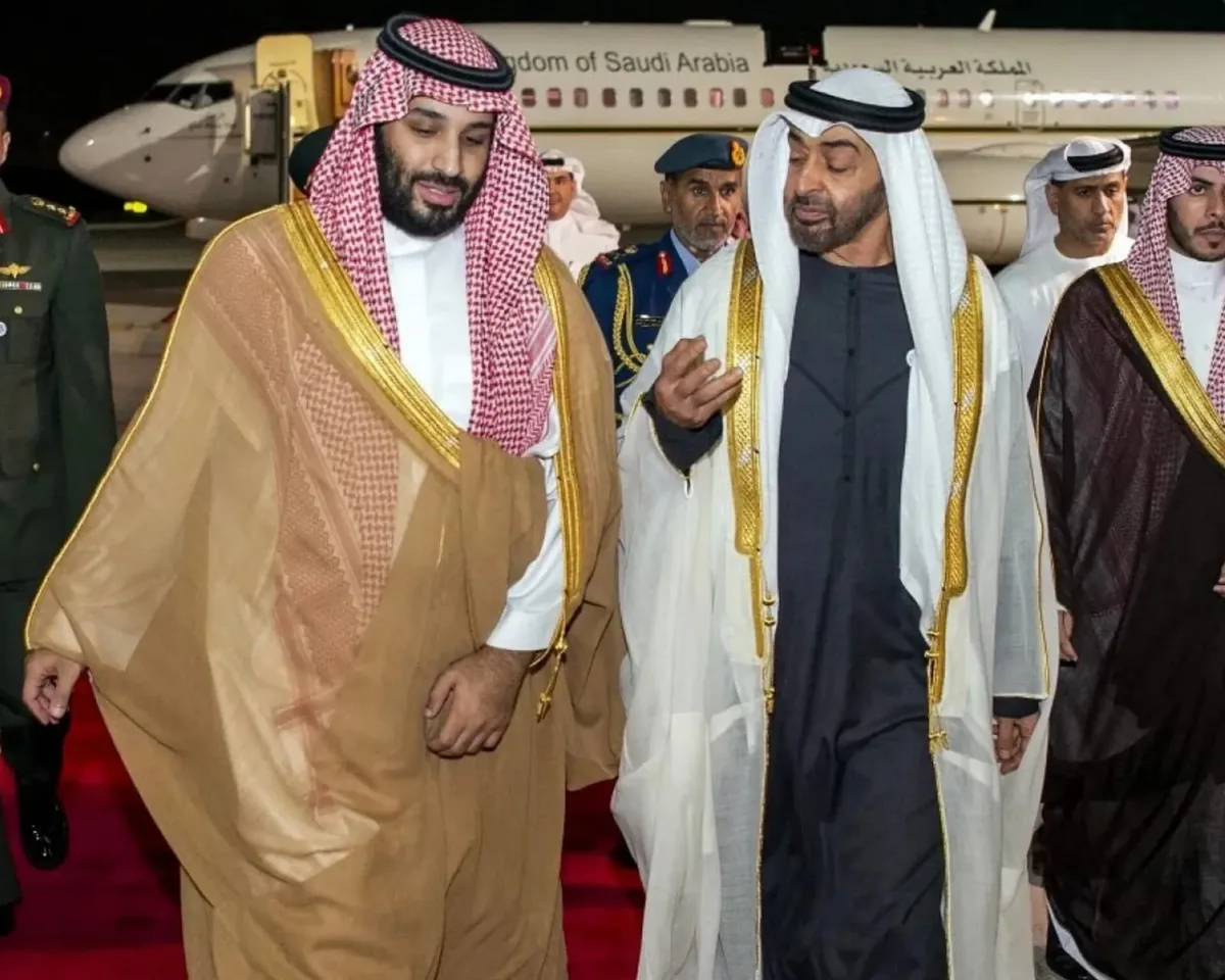 ادعای دراپ سایت به نقل از منابع: امارات به طور پنهانی به انصارالله در درگیری با عربستان کمک میکند/ کمکهای ابوظبی، شامل انتقال مستقیم اطلاعات به انصارالله، با هدف تعیین مواضع نیروهای عربستان است