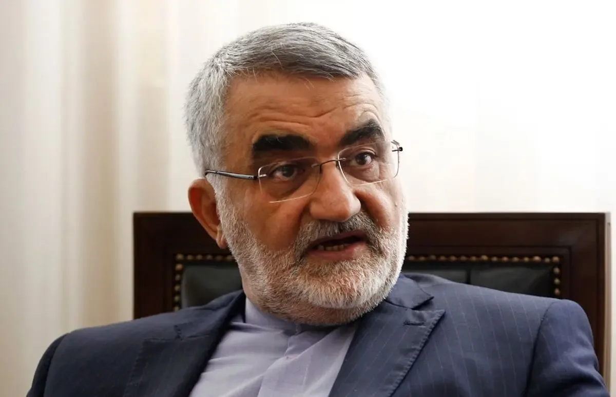 مادر بمبها یا پدر موشکها؛ پاسخ بروجردی به ترامپ