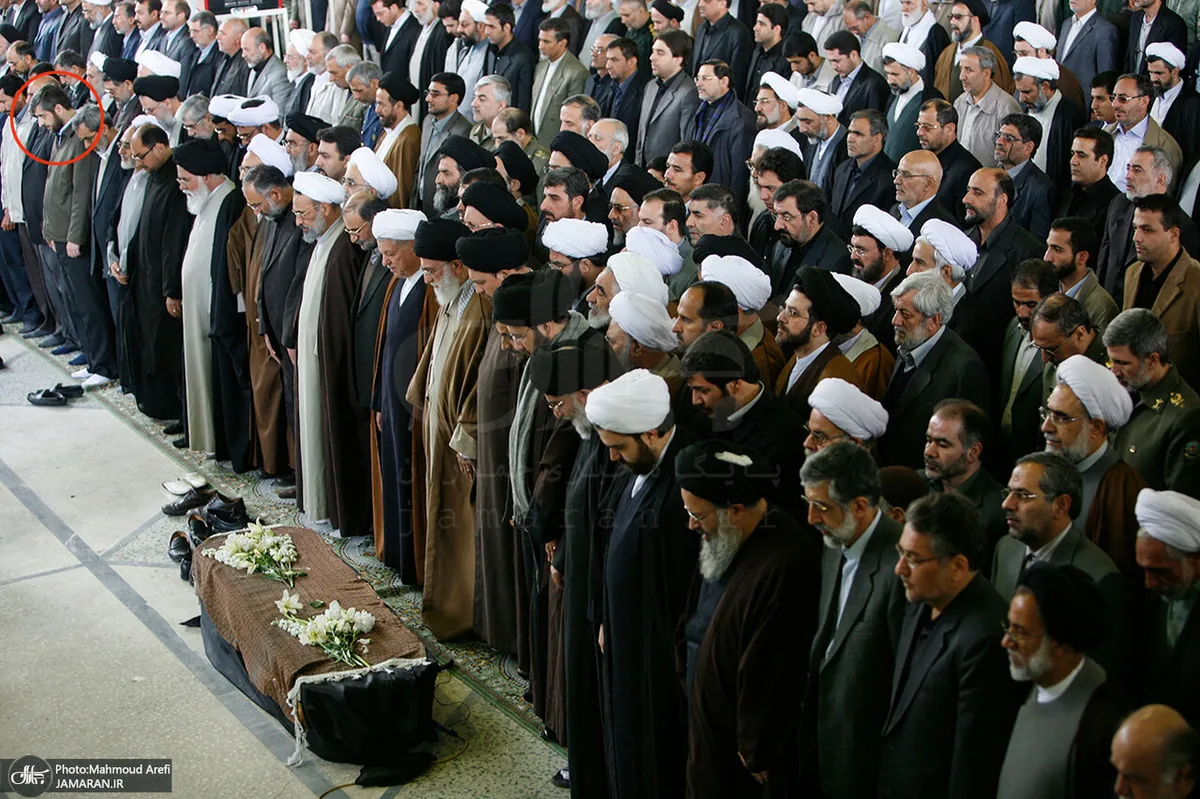 تصویر رهبر شهید و داماد شهیدشان در سال ۱۳۸۸/ هاشمی رفسنجانی هم بود