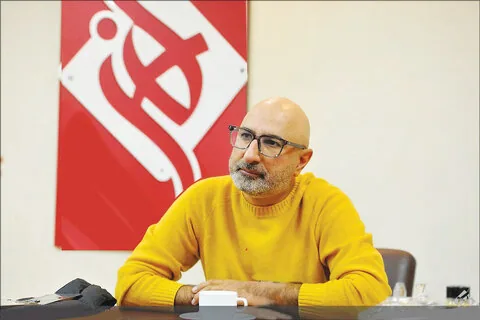 گفت‌وگو با منصور ضابطیان به بهانه انتشار کتاب جدیدش «کافه پولونیا»/ مخاطب تشنه روایت‌های تازه از سفر است