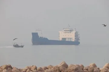 نیروی دریایی سپاه: من بعد برخورد با شناورهای متخلف محدود به تنگه هرمز نیست/ هر شناوری از معبر غیرمجاز عبور کند در سراسر منطقه تحت تعقیب قرار می گیرد