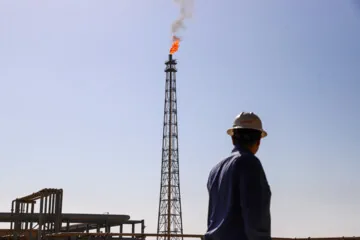 اصلاح قیمت و بهینه سازی سهمیه فرآورده های نفتی و گاز طبیعی کلید خورد