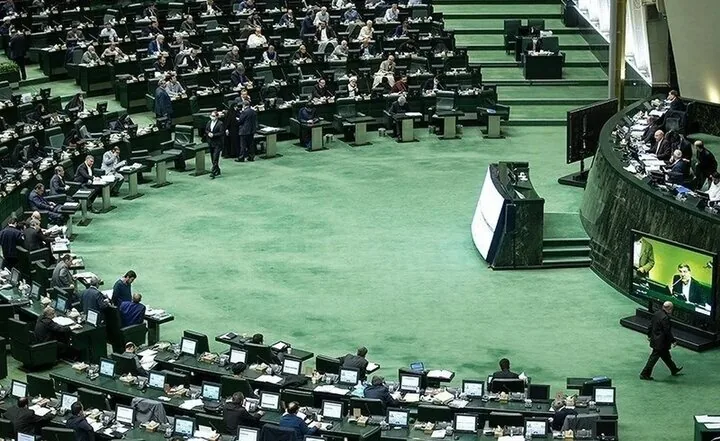 مجلس فردا ترکیبی برگزار میشود / حضور بخشی از نمایندگان بهصورت وبیناری