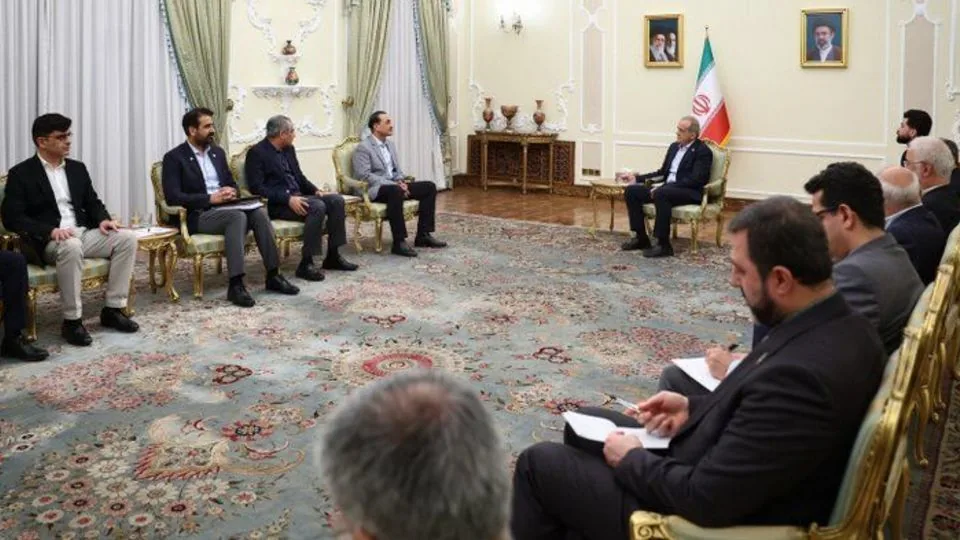 پزشکیان: آمریکا باید پیش از هر گفتوگویی تهدید و تحریم را بردارد