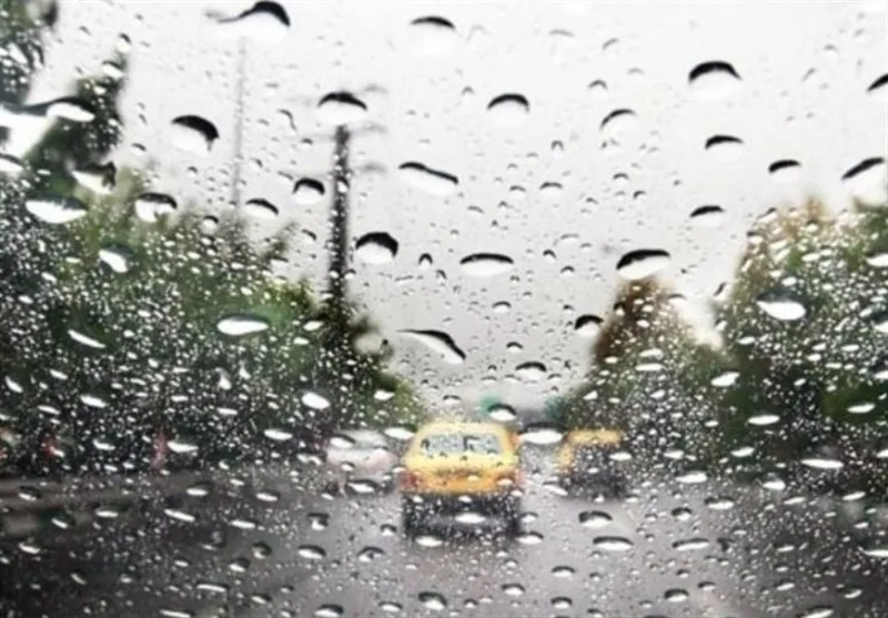کاهش نسبی دمای نوار شمالی / وزش باد و رگبار در راه است