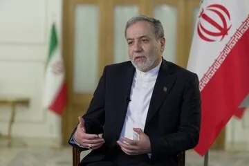 عصبانیت مدیر اجرایی گروه تروریستی «اتحاد علیه ایران هستهای» از توییت عراقچی