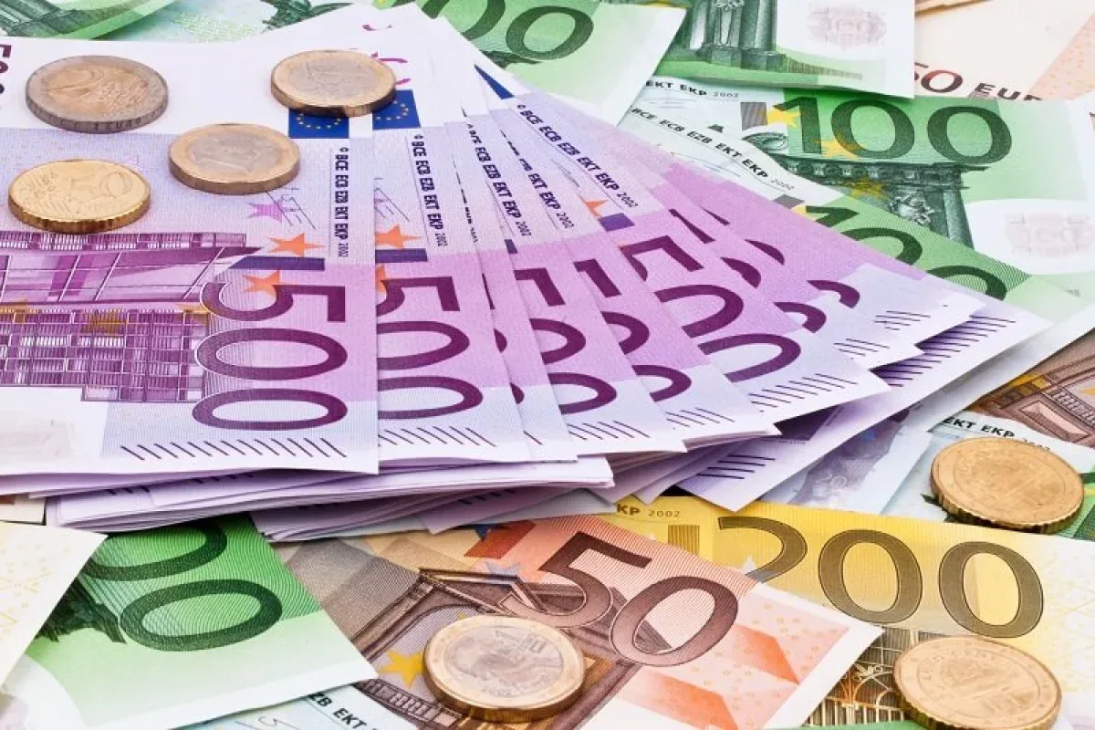 نرخ جدید حواله دلار و یورو در مرکز مبادله اعلام شد