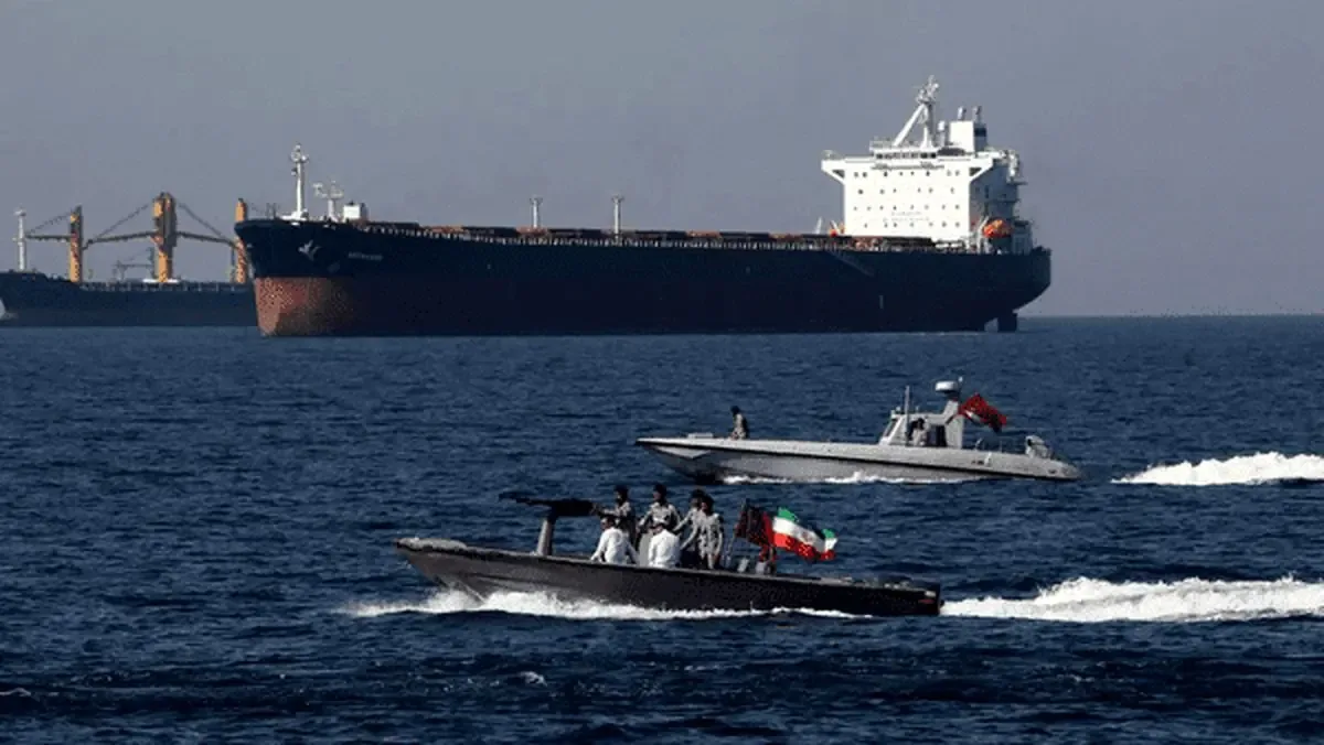 مسیر جنوبی تنگه هرمز بسته شد