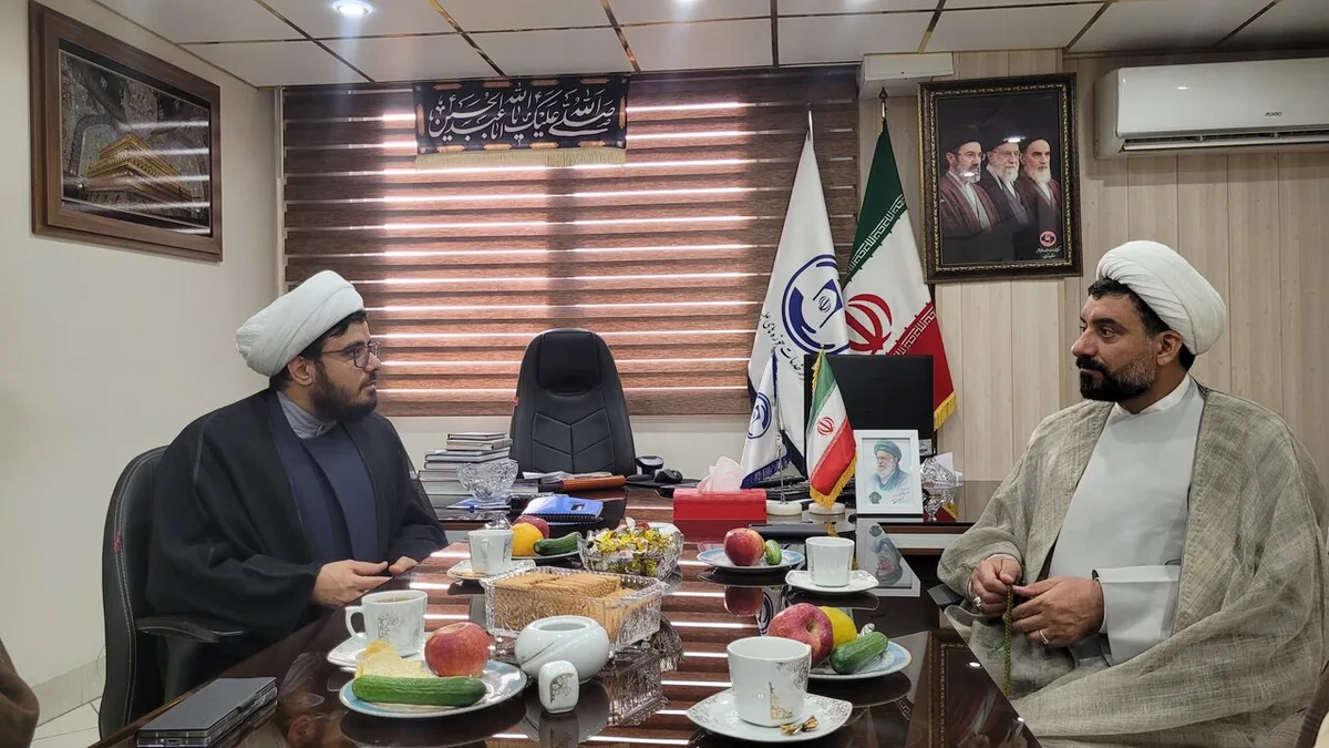 حجتالاسلام آزادیخواه با رئیس جدید مرکز خدمات حوزههای علمیه کشور دیدار کرد