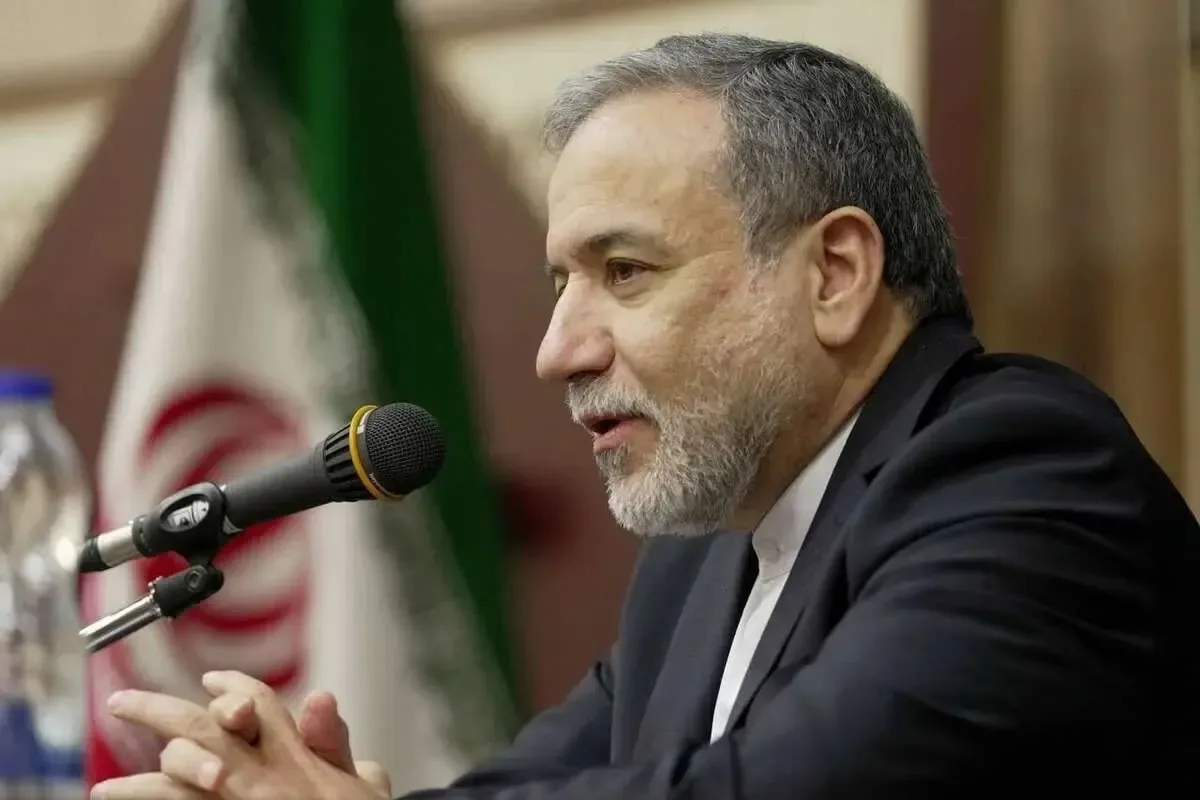 واکنش عراقچی به اظهارات صدر اعظم آلمان: تحمیل ۱۰۰ میلیارد یورو هزینه به شرکتهای اروپایی به علت جنگ ایران، در مقایسه با ضربهای که نیروهای مسلح ما به تعرضکنندگان وارد خواهند کرد، هیچ است/ دیگر خط قرمزی وجود نخواهد داشت