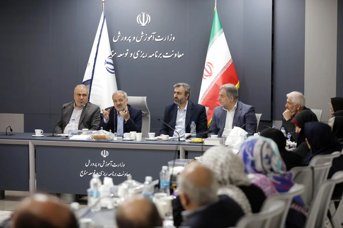 منافع فرهنگیان در صندوق ذخیره باید به معلمان برسد/ اصلاح ساختار در دستور کار