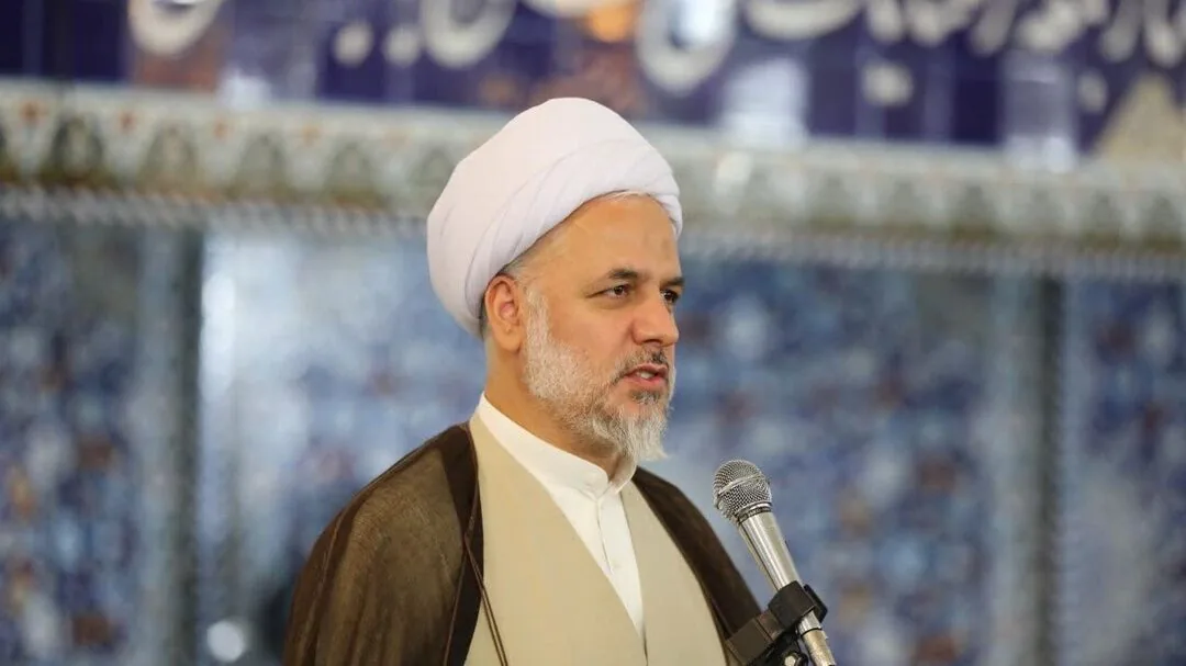 خطیب جمعه ساوه: اقتدار ایران با فشارهای خارجی تضعیف نمیشود