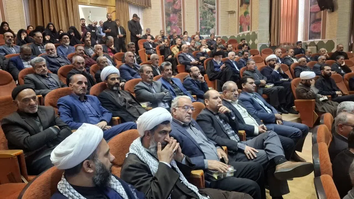 آیین تکریم و معارفه امام جمعه بخش قمصر برگزار شد/تأکید بر وحدت، هم‌افزایی و خدمت صادقانه به مردم ولایت‌مدار منطقه