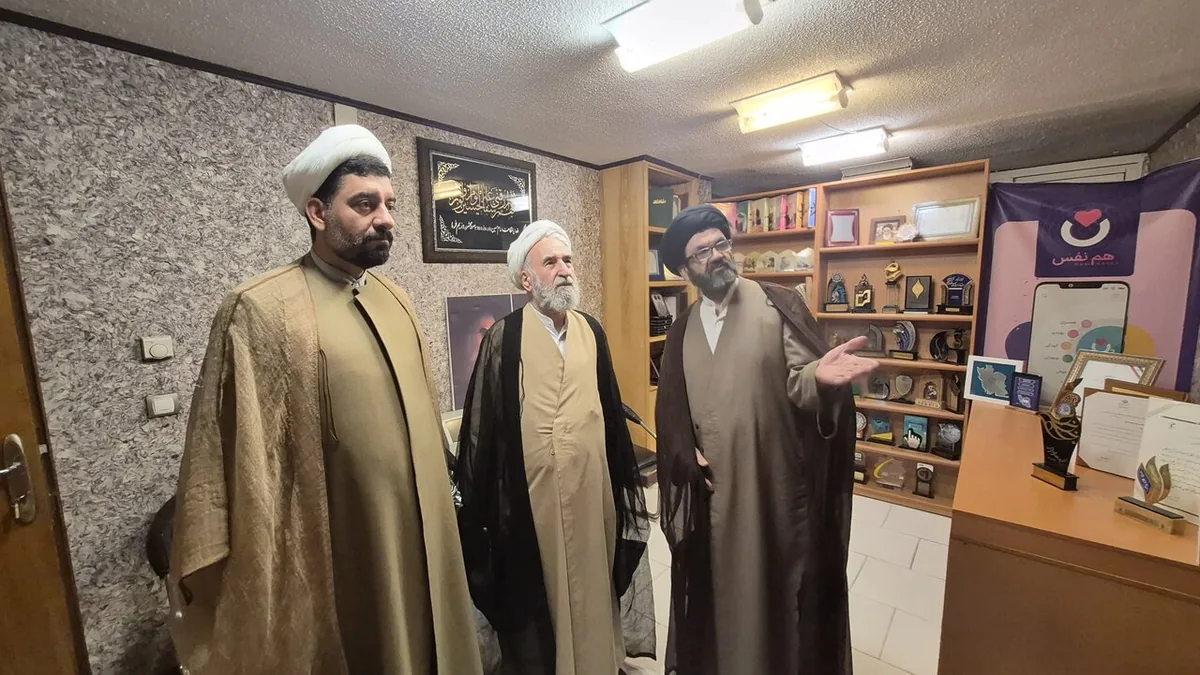 بازدید مشاور رئیس مجلس از مرکز تحقیقات اسلامی حوزه علمیه اصفهان