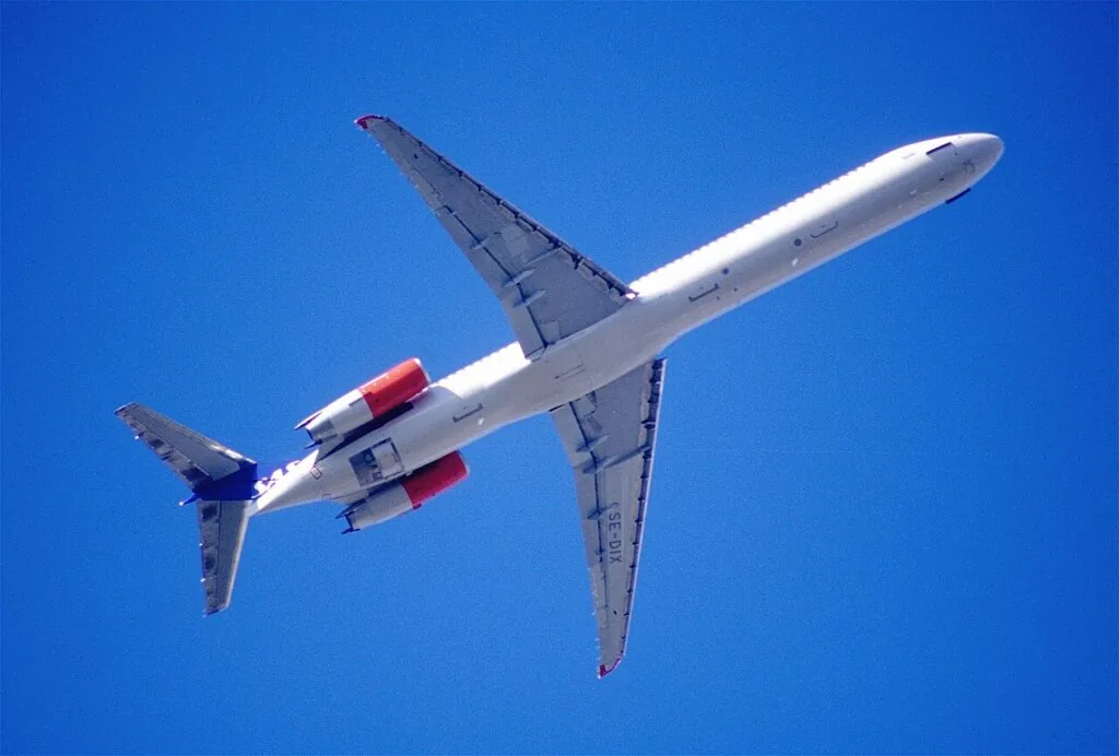 MD-82