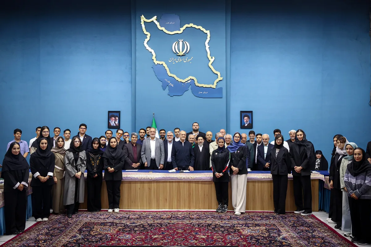پزشکیان: اگر خودمان خود را تحریم نکنیم، دشمن نمی‌تواند ما را حذف کند