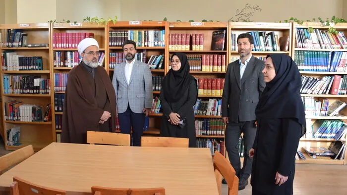 امام جمعه اهل سنت کرمانشاه: منابع معتبر اهل سنت در کتابخانه‌های عمومی تقویت شود