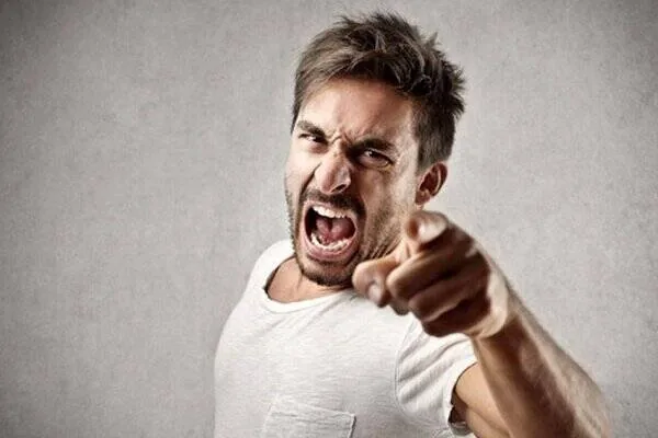 چرا برخی برای اثبات خود دیگران را نفی می کنند؟