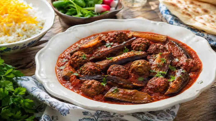نکات و فوتوفن های طرز تهیه مشته بادمجان شیرازی