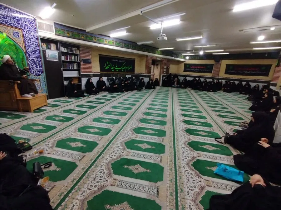 ریشهیابی غفلت از امام عصر (عج) در گرو خودشناسی توحیدی است