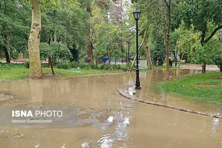 رگبار و رعد و برق در ۲۶ استان؛ احتمال آبگرفتگی معابر