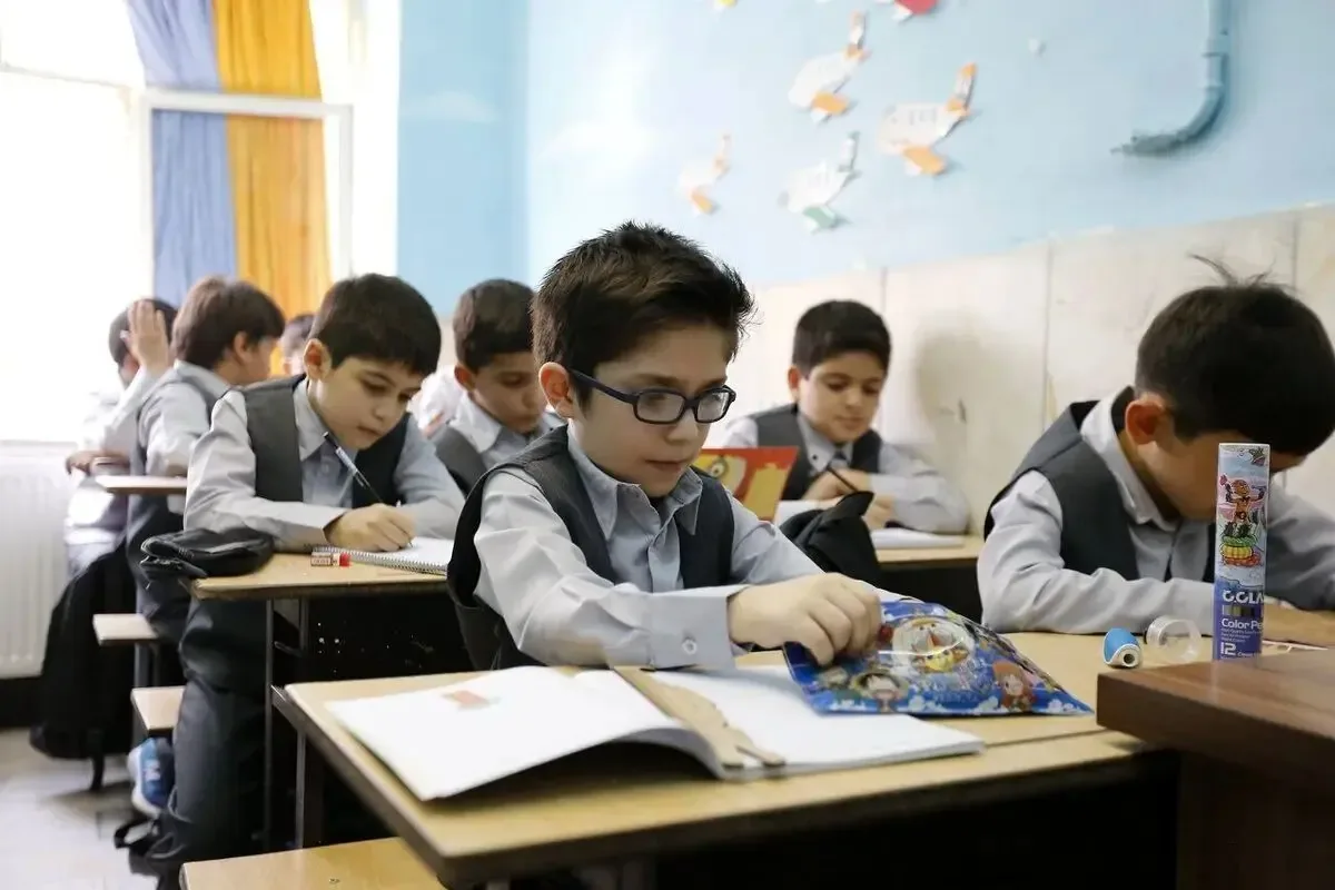 تعویق آغاز سال تحصیلی جدید؛ مدارس در مهرماه بازگشایی نمیشوند