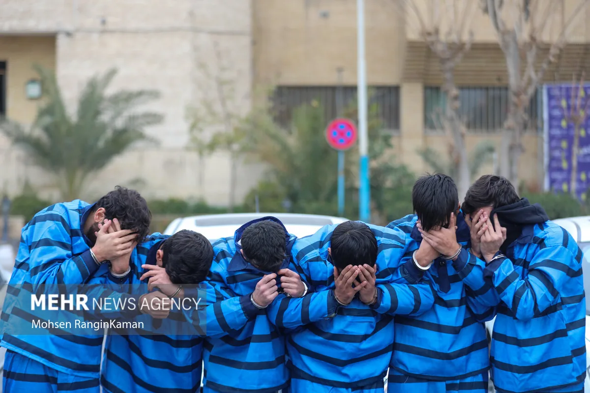 ۶۰ سارق قطعات خودرو در اصفهان دستگیر شدند؛ کشف ۹۸ فقره سرقت در یک ماه