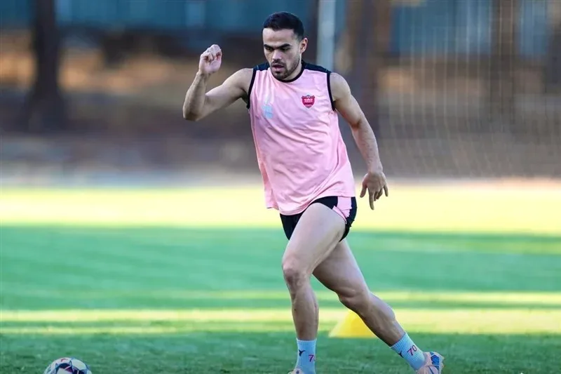 اوستون اورونوف در دسترس پرسپولیس برای دیدار با نساجی