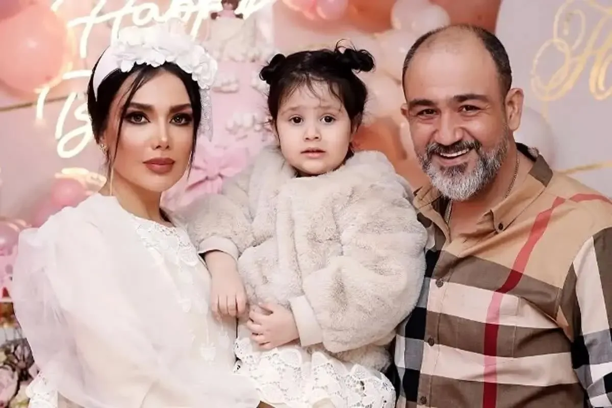 مهران غفوریان با انتشار عکسی خانوادگی از همسر و دخترش ابراز عشق کرد!