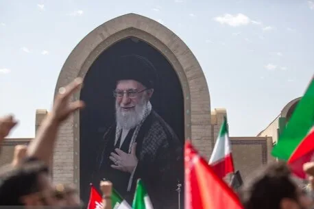 «شبکه خبر ۲» راوی آخرین وداع با «قائد شهید انقلاب» شد